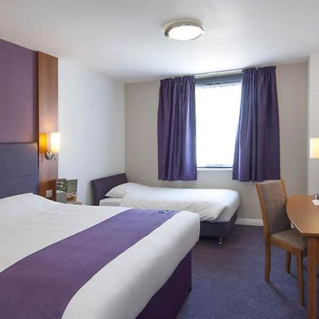 Premier Inn Гленротес Экстерьер фото
