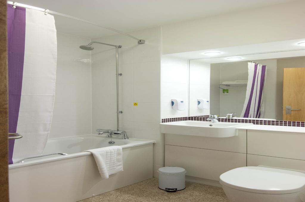 Premier Inn Гленротес Экстерьер фото