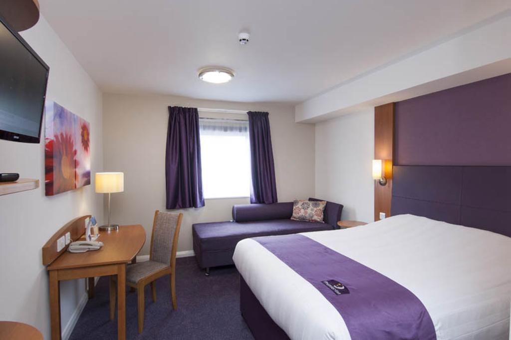 Premier Inn Гленротес Экстерьер фото
