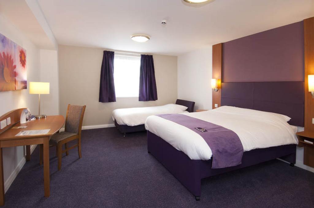 Premier Inn Гленротес Экстерьер фото