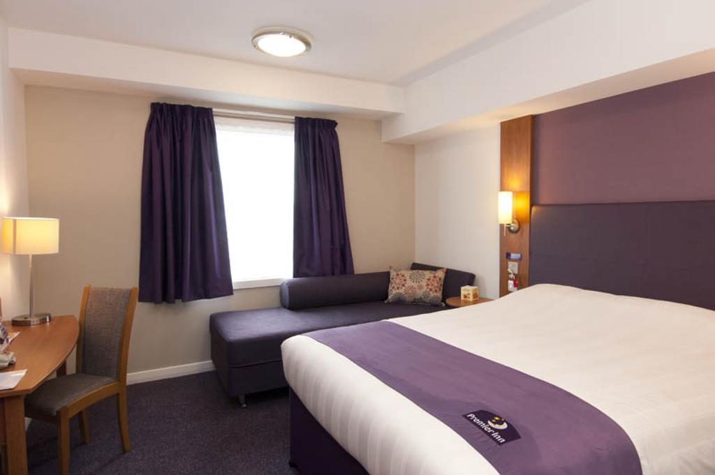 Premier Inn Гленротес Экстерьер фото