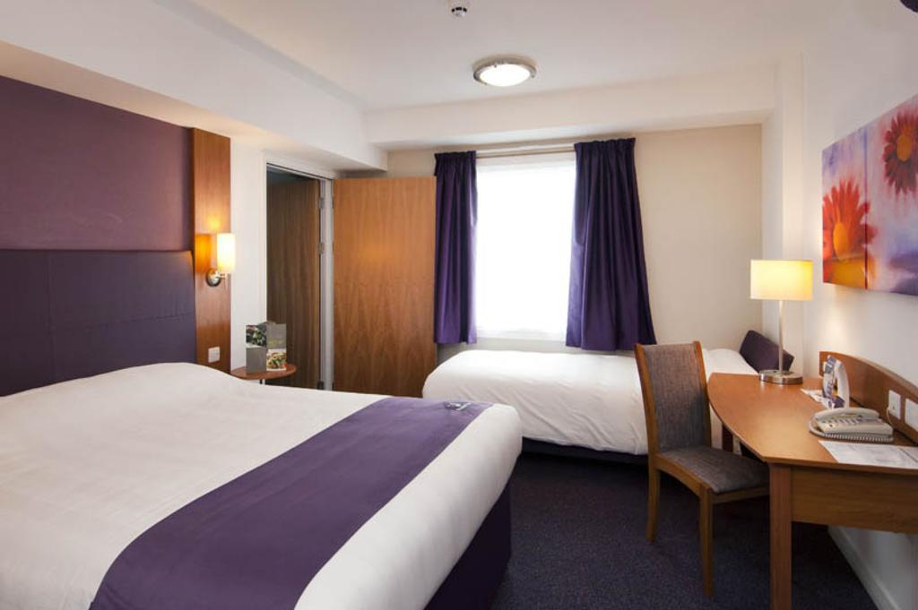 Premier Inn Гленротес Экстерьер фото