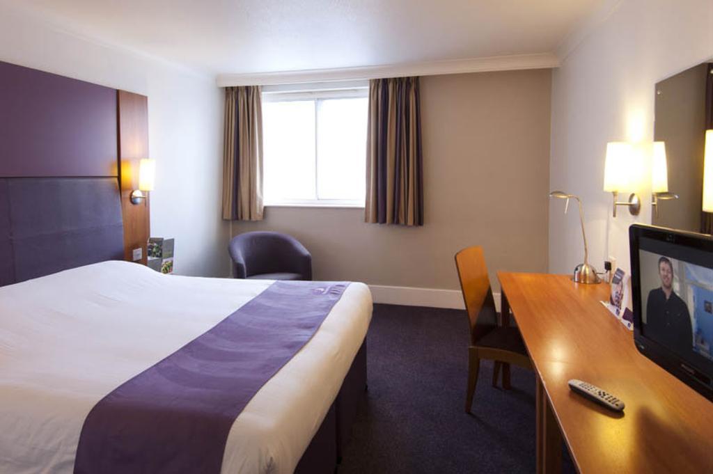 Premier Inn Гленротес Экстерьер фото